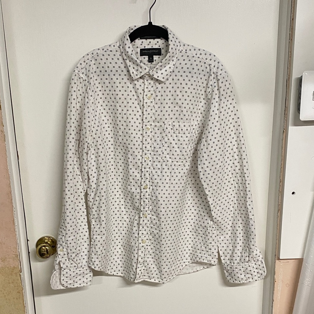 Banana Republic White and Black Dot Men's Shirt (Untucked Slim Fit)